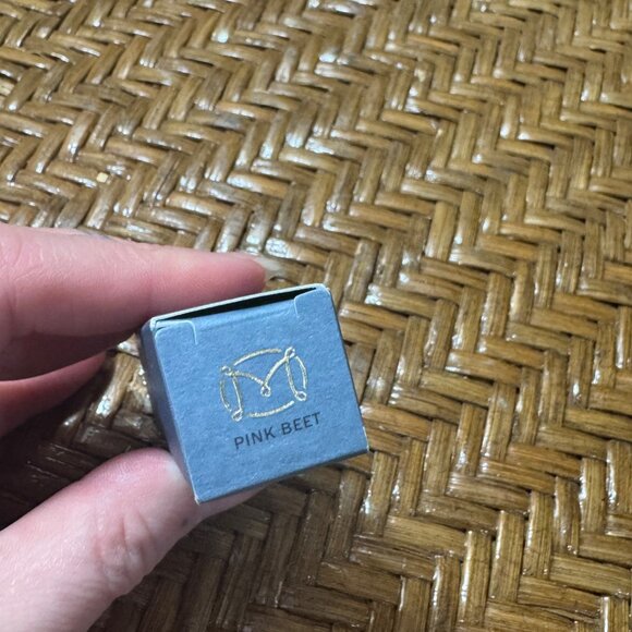 Merit Shade Slick Tinted Lip Oil Pink Beet 0.23 Oz NEW - Picture 4 of 5